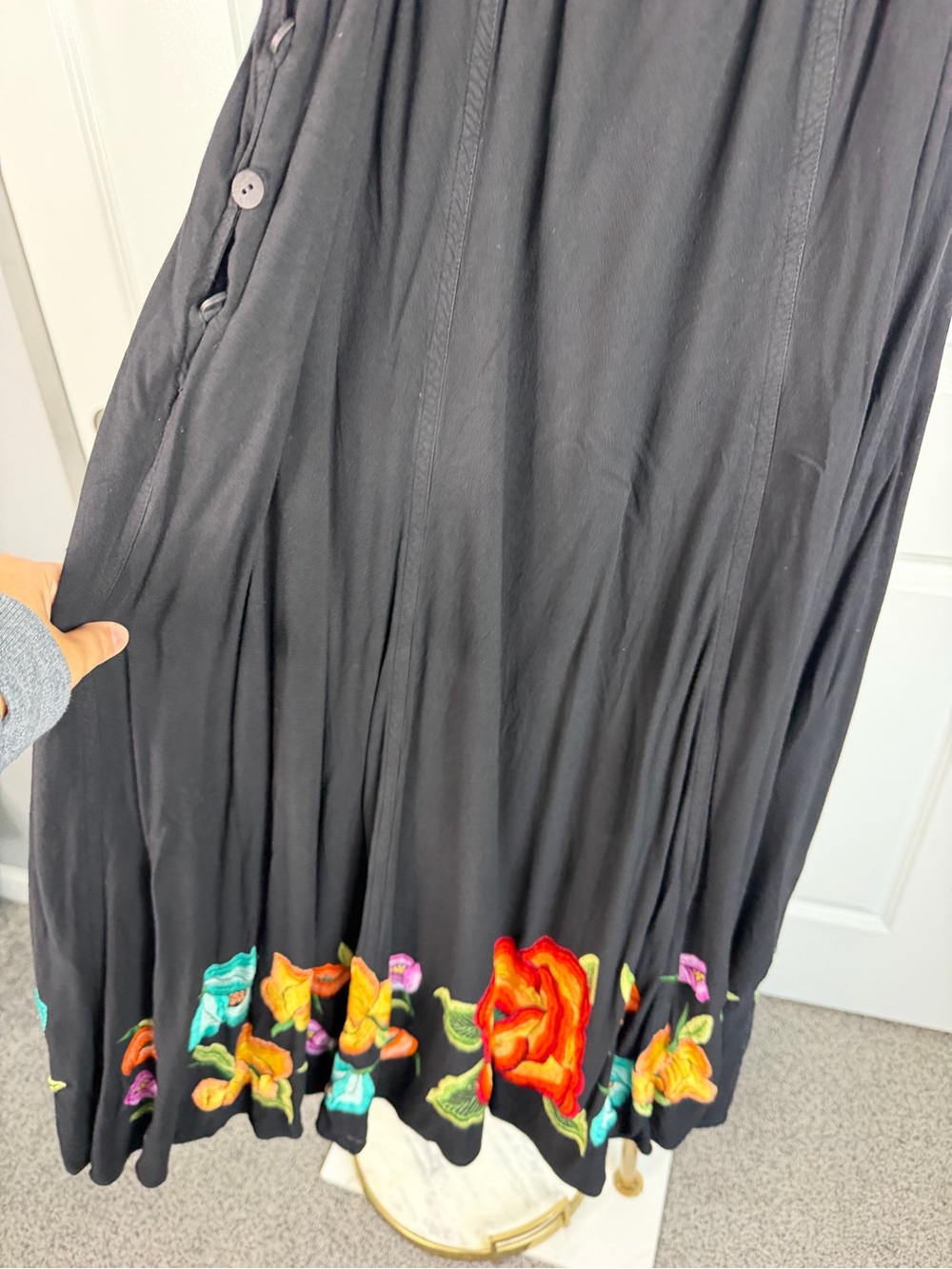 Vintage Soft Surroundings Petite M Black Embroidered Floral Maxi Skirt Rayon - Picture 5 of 16